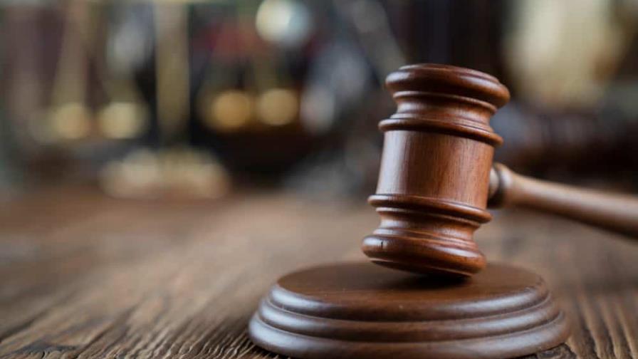 Hombre deberá pagar RD$1.4 millones por fraude eléctrico en negocio de bebidas alcohólicas Hombre deberá pagar RD$1.4 millones por fraude eléctrico en negocio de bebidas alcohólicas