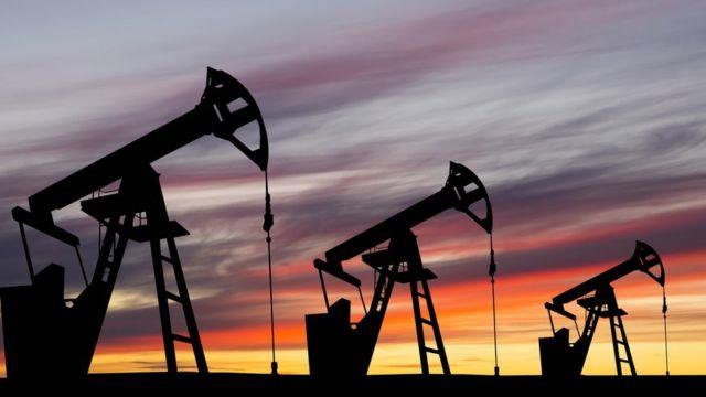 El petróleo de Texas baja un 4.71 % y se sitúa en 96.23 dólares el barril
