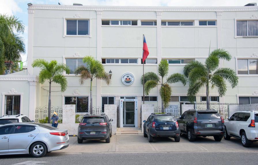 Embajada de Haití recibió 206 pasaportes con visas para estudiantes Embajada de Haití recibió 206 pasaportes con visas para estudiantes