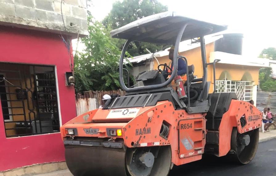 Obras Públicas destina RD$200 millones en asfaltado en El Seibo Obras Públicas destina RD$200 millones en asfaltado en El Seibo