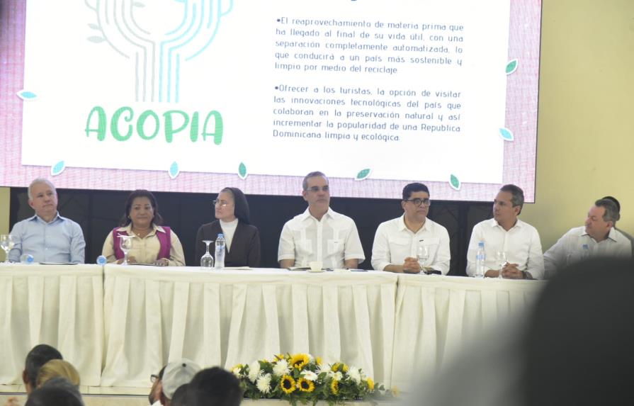 Abinader deja inaugurada la primera Feria de Ciencias y Tecnología en Santo Domingo Este