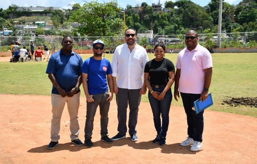 Alberto Rodríguez anuncia festival deportivo de Semana Santa en Domingo Savio Alberto Rodríguez anuncia festival deportivo de Semana Santa en Domingo Savio