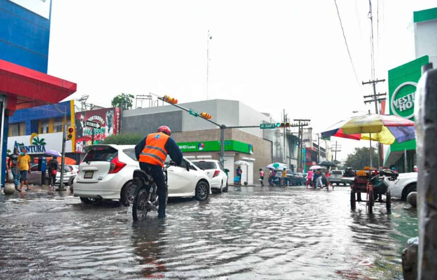 Trece provincias en alerta por vaguada; lluvias siguen este lunes y martes