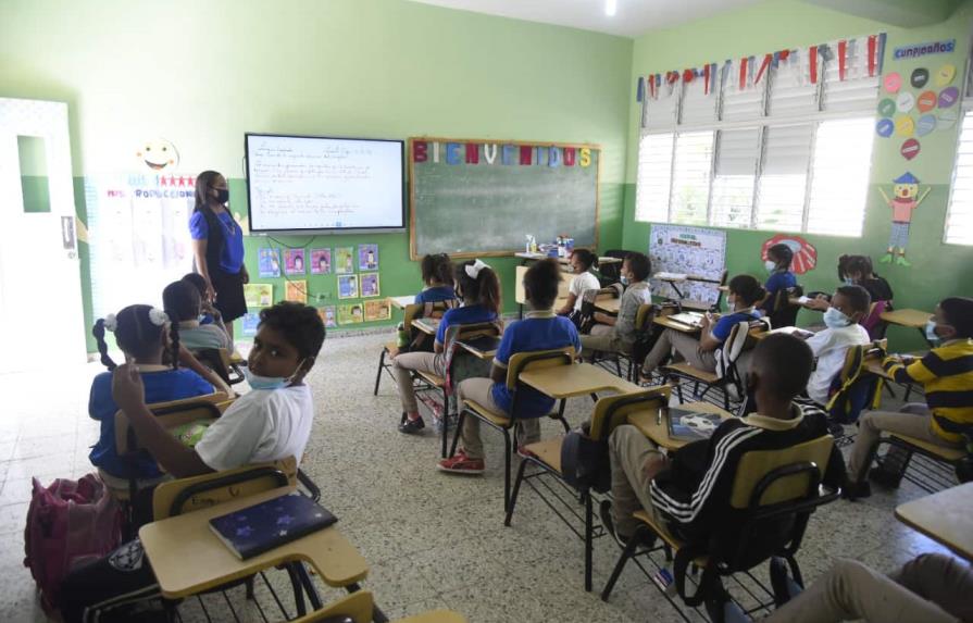 Los tropiezos de un año escolar que cuestiona la política educativa de RD