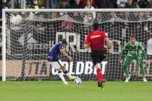El Inter derrota a Spezia y toma temporalmente cima de Serie A El Inter derrota a Spezia y toma temporalmente cima de Serie A
