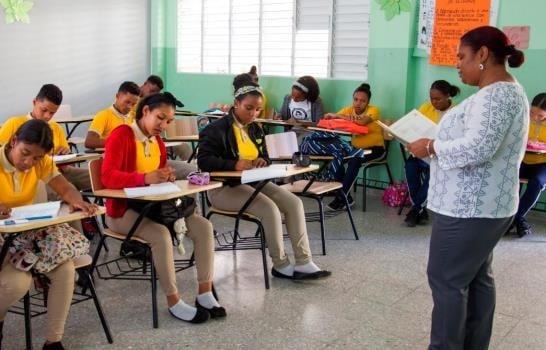 El Ministerio de Educación convoca al reinicio de las clases este lunes
