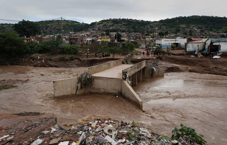 Sudáfrica declara estado de desastre nacional por las inundaciones en el este