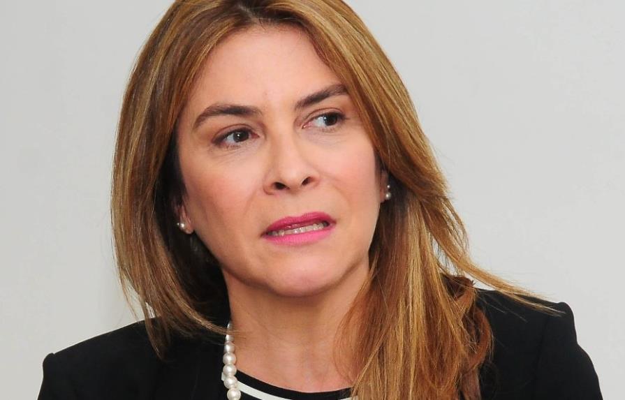 Carolina Mejía en desacuerdo con propuesta de sueldo de por vida para regidores del Distrito