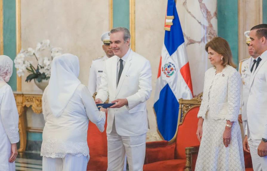 Embajadores de ocho países presentan credenciales al presidente Luis Abinader Embajadores de ocho países presentan credenciales al presidente Luis Abinader