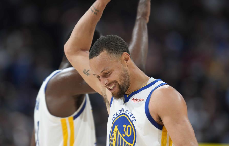 VIDEO | Curry, Poole y Thompson lideran a Warriors frente a Nuggets