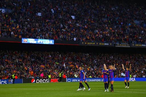 Camp Nou rompe récord para un partido de fútbol femenino Camp Nou rompe récord para un partido de fútbol femenino
