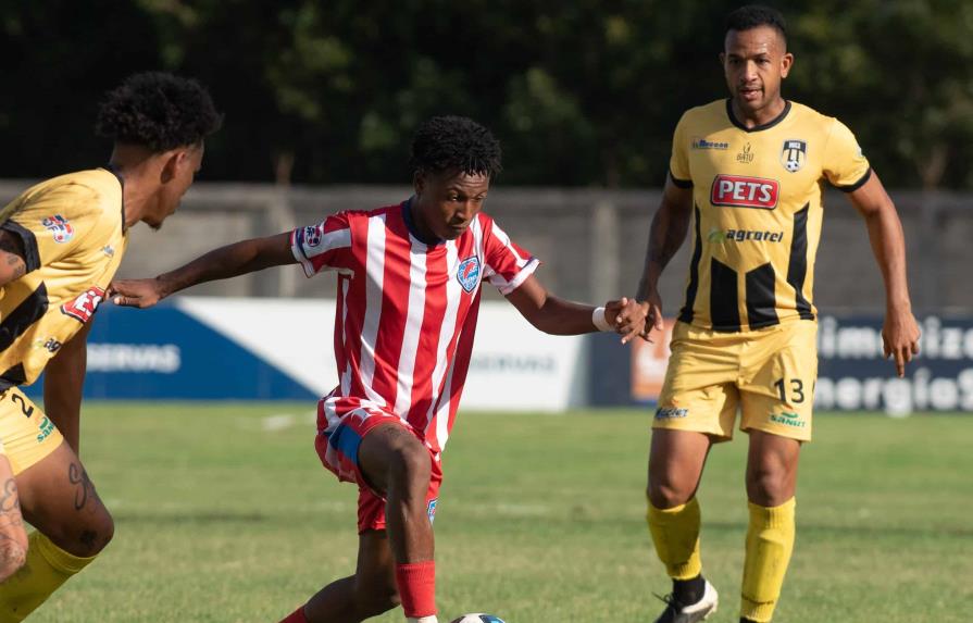Delfines del Este ante un duro rival, Cibao FC, en busca de su primera victoria Delfines del Este ante un duro rival, Cibao FC, en busca de su primera victoria
