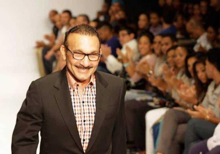 Arcadio Díaz: el rey de la guayabera que dejó un legado en la moda masculina Arcadio Díaz: el rey de la guayabera que dejó un legado en la moda masculina