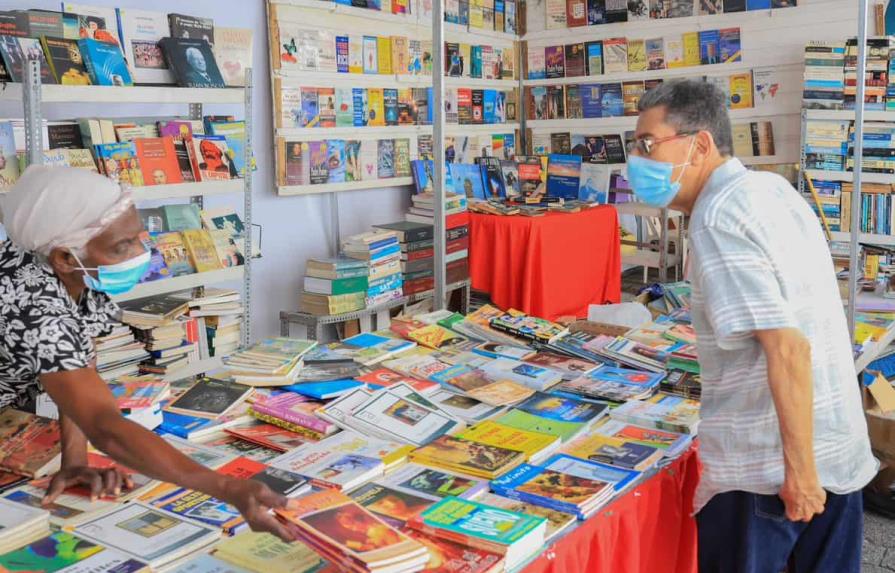 Más de un centenar de editoriales y librerías participan en la Feria Internacional del Libro Más de un centenar de editoriales y librerías participan en la Feria Internacional del Libro