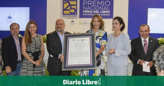 Pablo Gómez Borbón gana Premio Nacional Feria del Libro