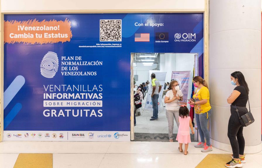 En un año, más de 45,000 venezolanos se acogieron a plan de normalización