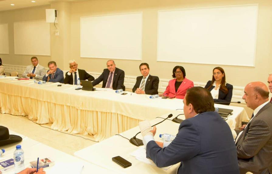 Ministro de trabajo revela a senadores emitirán resolución tras indagar sobre conflicto CNSS Ministro de trabajo revela a senadores emitirán resolución tras indagar sobre conflicto CNSS