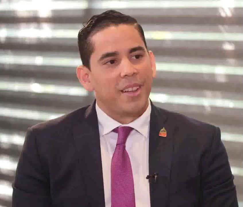 Decreto: Designan a Edward Guzmán como gerente general del CNSS Decreto: Designan a Edward Guzmán como gerente general del CNSS