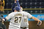 Willy Adames batea dos jonrones y Cerveceros derrotan a Piratas Willy Adames batea dos jonrones y Cerveceros derrotan a Piratas