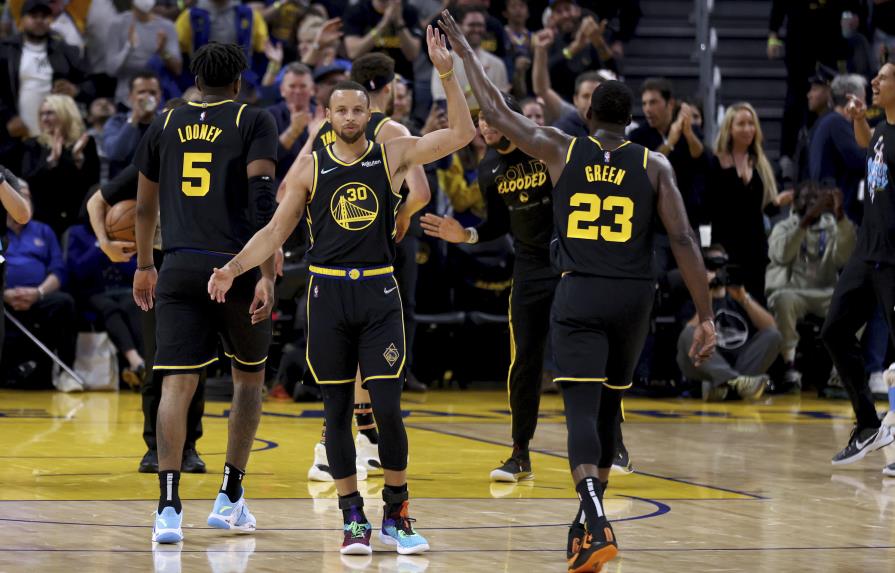 VÍDEO | Curry y Warriors frenan a Jokic y eliminan a Nuggets