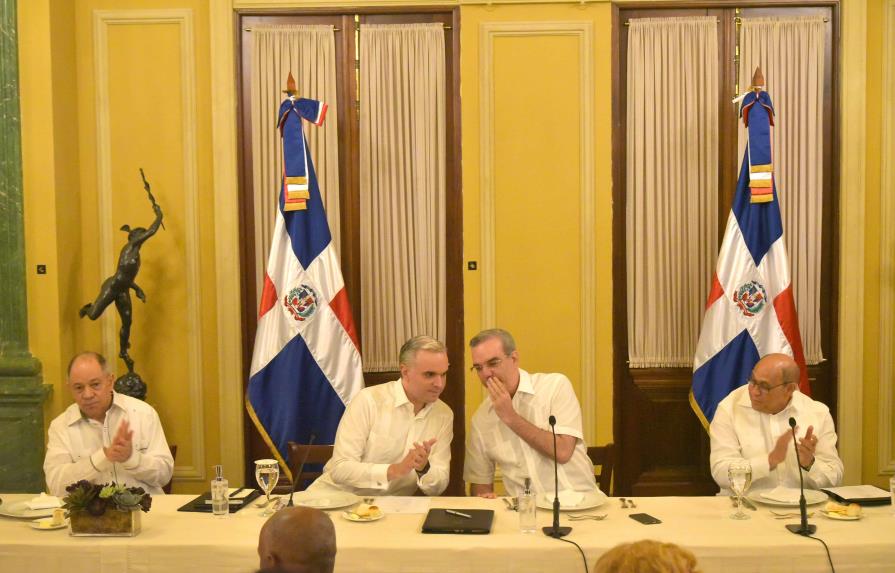 Abinader pide a la oposición “una sola recomendación” sobre cómo bajar los precios