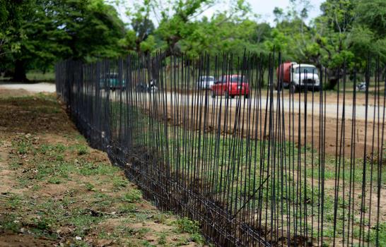 Preocupación en dueños de terrenos donde Gobierno construye muro fronterizo