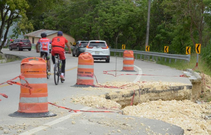 A menos de un año de inaugurada, carretera turística Gregorio Luperón tiene nuevos derrumbes