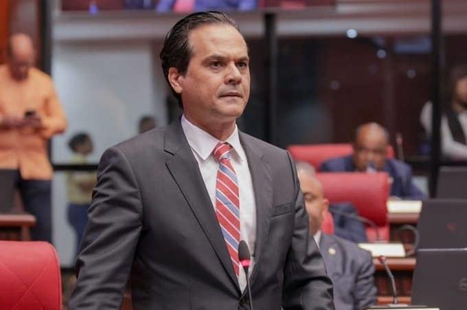 Senador Silva renuncia de comisión bicameral que estudia Proyecto de ley de Extinción de Dominio