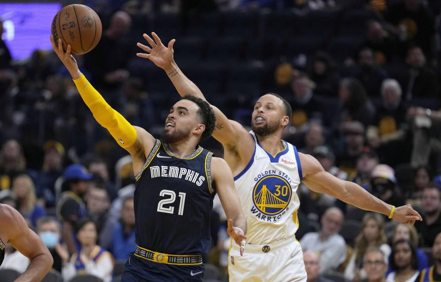 VÍDEO | Curry y Warriors remontan ante Grizzlies para 3-1 en serie