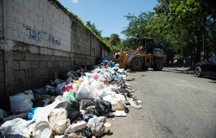 Alcaldía de Santo Domingo Oeste elimina vertederos improvisados Alcaldía de Santo Domingo Oeste elimina vertederos improvisados