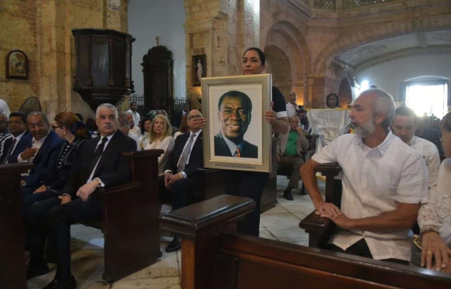 Peggy Cabral dice que Peña Gómez debe ser recordado como un gran demócrata Peggy Cabral dice que Peña Gómez debe ser recordado como un gran demócrata