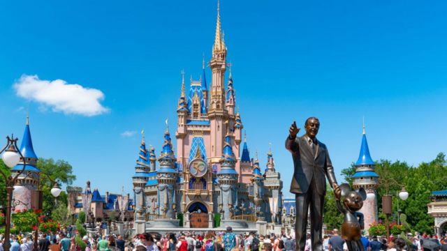 Disney gana 1,574 millones de dólares en su primer semestre, un 71 % más Disney gana 1,574 millones de dólares en su primer semestre, un 71 % más