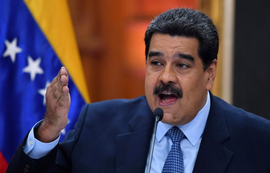 Maduro anuncia venta de acciones de empresas estatales de Venezuela