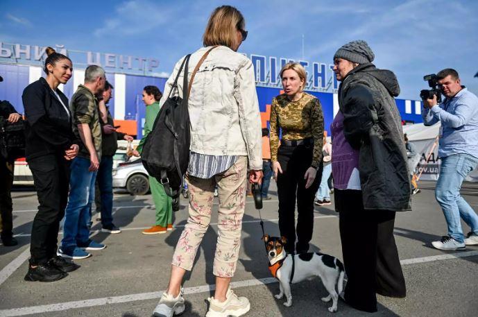 Ucrania asegura operación especial de evacuación de Azovstal comenzará con militares heridos Ucrania asegura operación especial de evacuación de Azovstal comenzará con militares heridos