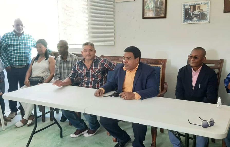 Transportistas de la CNTU exigen ser incluidos en corredor de la Kennedy Transportistas de la CNTU exigen ser incluidos en corredor de la Kennedy