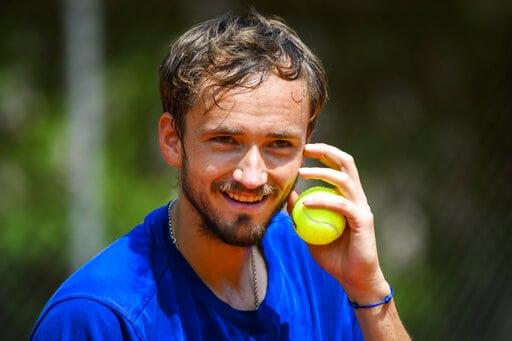 Daniil Medvedev regresa a la gira tras prohibición de Wimbledon Daniil Medvedev regresa a la gira tras prohibición de Wimbledon