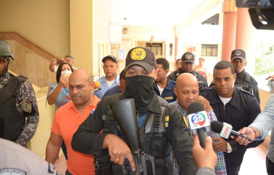 Aplazan medida de coerción contra policiales acusados de matar a Richard el Peluquero Aplazan medida de coerción contra policiales acusados de matar a Richard el Peluquero