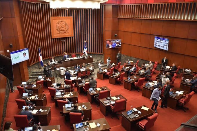 Senado aprueba en primera lectura el proyecto de ley que regula los fideicomisos públicos Senado aprueba en primera lectura el proyecto de ley que regula los fideicomisos públicos