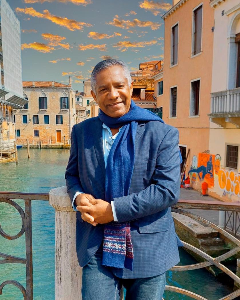 El dominicano Juan Colón gana el “Premio Internacional de Poesía de la Ciudad de Milán” El dominicano Juan Colón gana el “Premio Internacional de Poesía de la Ciudad de Milán”