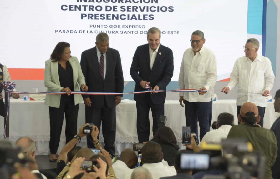 Presidente Abinader inaugura centro de servicios en Santo Domingo Este Presidente Abinader inaugura centro de servicios en Santo Domingo Este