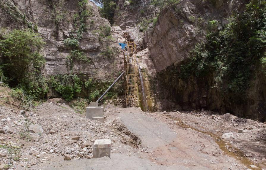¿A dónde ha ido el agua del Salto Grande de Azua? ¿A dónde ha ido el agua del Salto Grande de Azua?