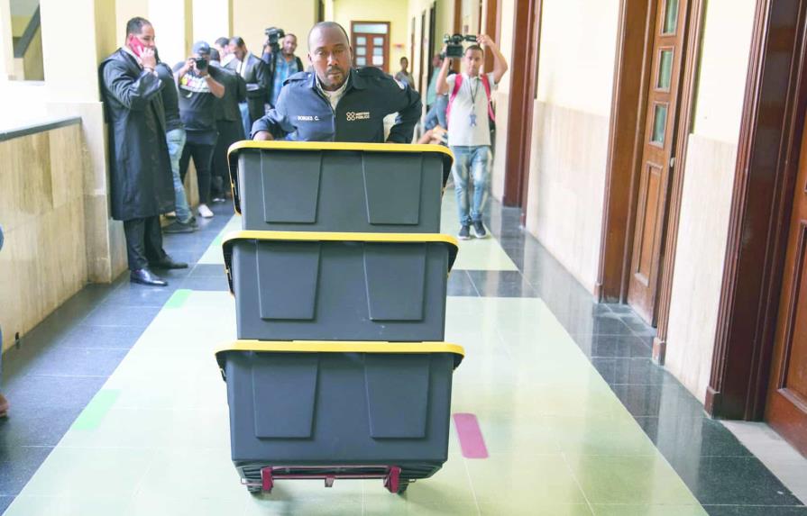 Esmeralda: la gerente que ayudó a mover millones de red Coral Esmeralda: la gerente que ayudó a mover millones de red Coral