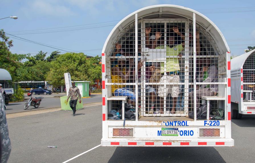 Migración responde con más operativo en Ciudad Juan Bosch Migración responde con más operativo en Ciudad Juan Bosch