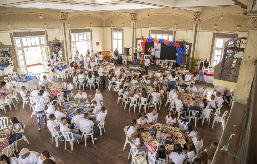 Farmacias Fuente- San Luis celebró sus 45 años de servicio farmacéutico Farmacias Fuente- San Luis celebró sus 45 años de servicio farmacéutico