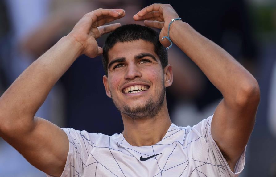 Alcaraz roba protagonismo a Nadal y Djokovic en Roland Garros Alcaraz roba protagonismo a Nadal y Djokovic en Roland Garros
