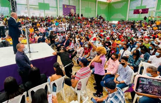 Danilo Medina vuelve a las calles, juramenta este domingo nuevos militantes del PLD Danilo Medina vuelve a las calles, juramenta este domingo nuevos militantes del PLD