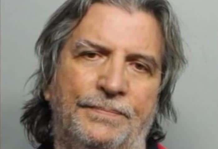 Detenido conductor de autobús escolar de Miami por agresión sexual a una niña Detenido conductor de autobús escolar de Miami por agresión sexual a una niña