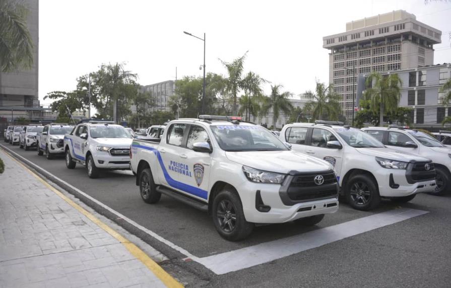 Policía Nacional presenta las primeras 339 unidades equipadas con car kits Policía Nacional presenta las primeras 339 unidades equipadas con car kits