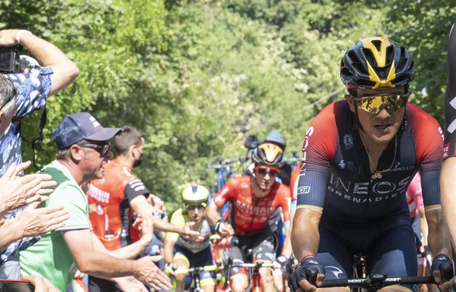 Simón Yates gana y Carapaz arrebata la maglia rosa a Juan Pedro López Simón Yates gana y Carapaz arrebata la maglia rosa a Juan Pedro López