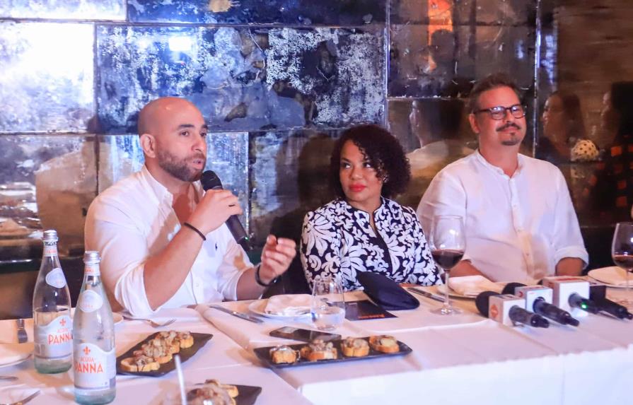 Cheddy García protagonizará la película “Teacher Mechy” Cheddy García protagonizará la película “Teacher Mechy”